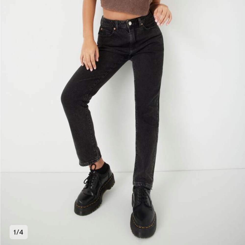 Black mom jeans